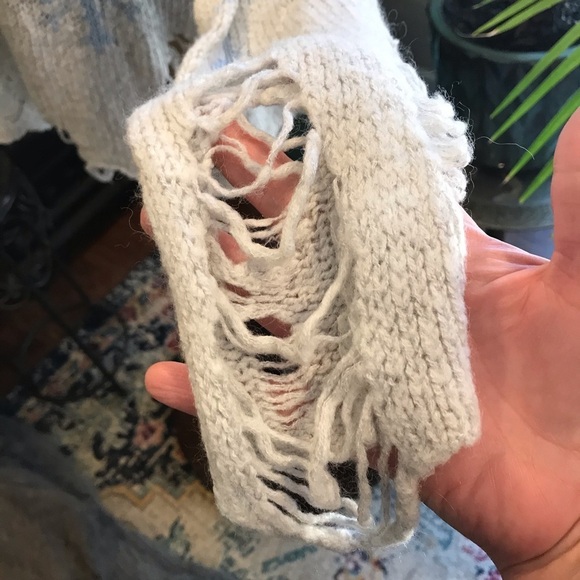 Wildfox Lennon distressed snowflake sweater - Picture 6 of 12